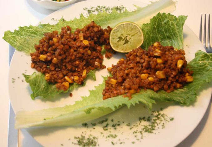 Salat-Tacos mit Linsen-Bulgur