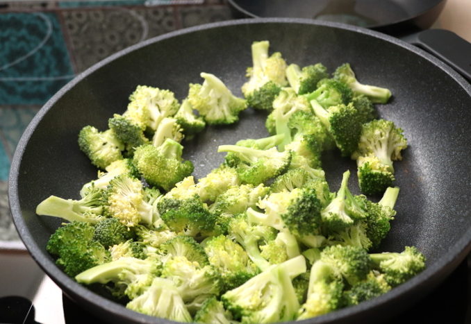 Brokkoli-Edamame-Salat